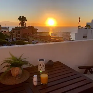 El Cortijuelo: Seaside Triplex With Rooftop Terrace Torremolinos